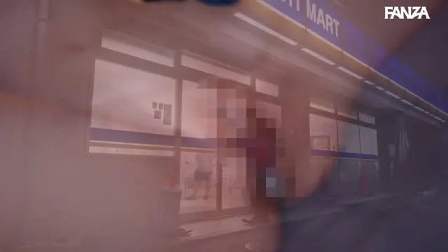制服を脱いだ彼女は僕だけのもの。深夜のコンビニで一緒に働くことになった美少女と生中セックス。 望実かなえ 動画キャプチャ 10