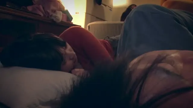 バイト仲間の男2女2で初宅飲み！気に入っていたあの子が先輩に横取りされて、鬱勃起がまさかのラッキー展開に！？ 動画キャプチャ 5